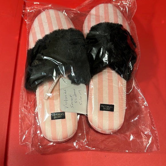 Victoria Secret House Slippersnull